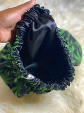 Load image into Gallery viewer, Black Sativa Bonnet