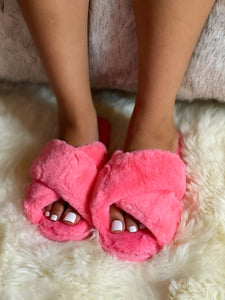 Pink Crisscross bed slippers